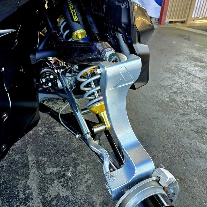 Avid Racing Can-Am Maverick R Race Front Kit 2