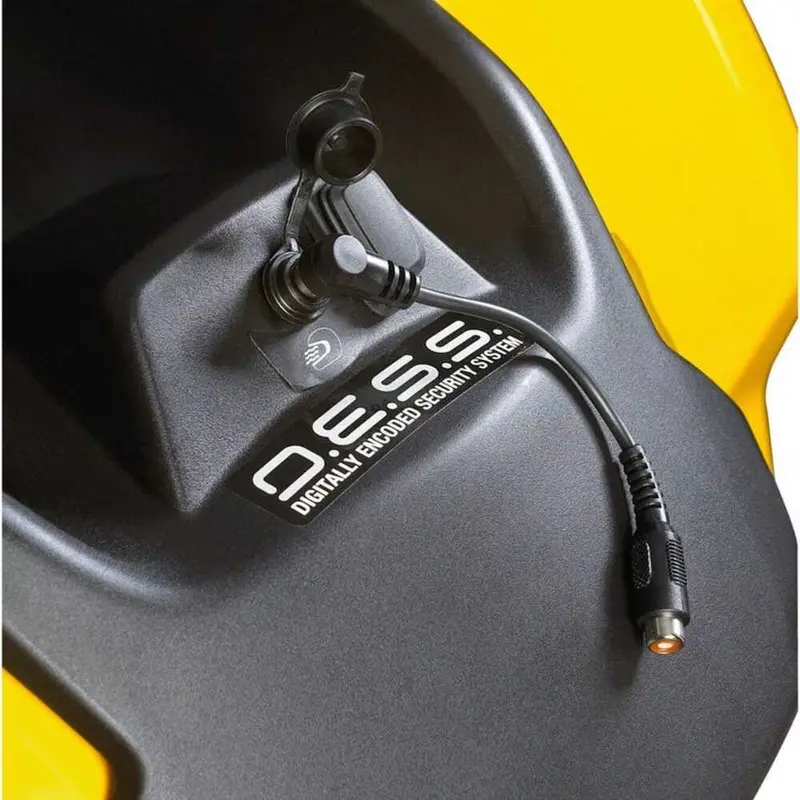Brp Can-Am Maverick R Heated Visor Outlet 1