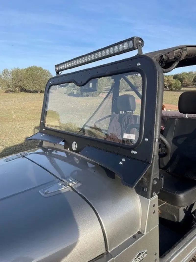 Dirt Warrior Accessories '18+ Mahindra Roxor Front Windshield 1