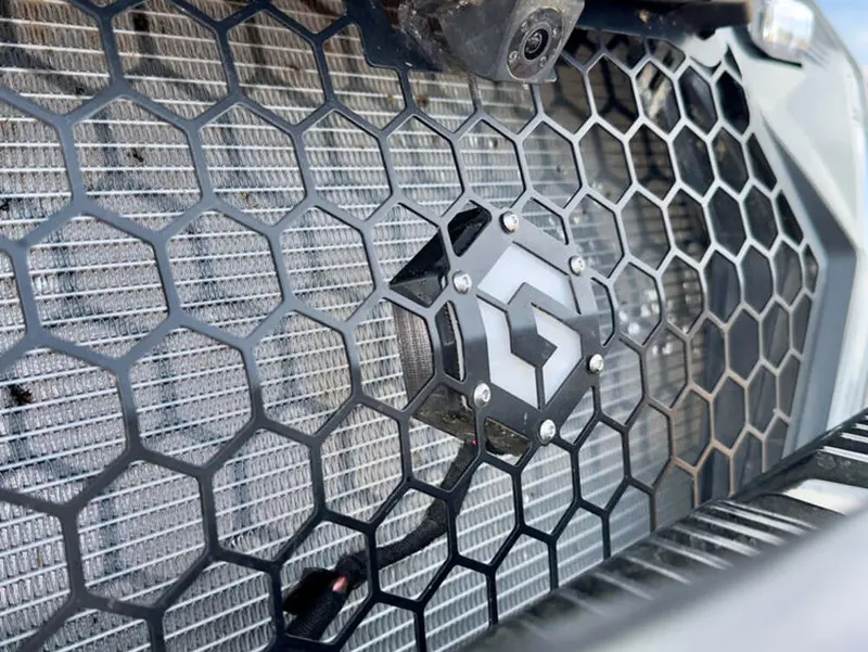 Geiser Performance Can-Am Maverick R Grille 1