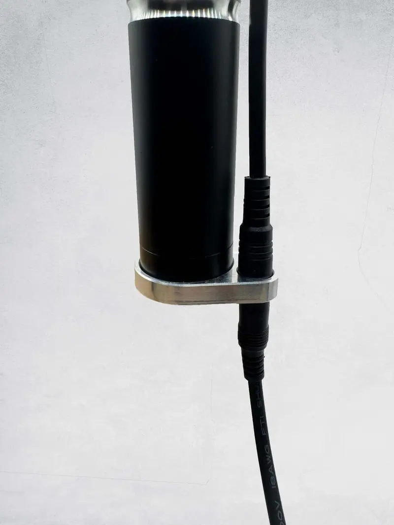 Marshin Whips Billet Bolt On Wire Holder 2