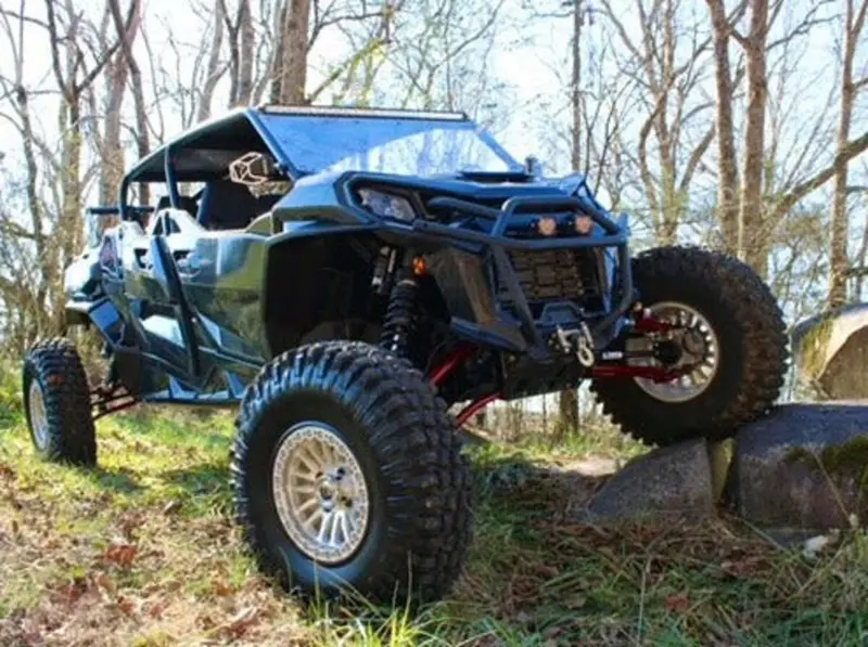 Moorhead Offroad Can-Am Commander Long Travel Kit 1