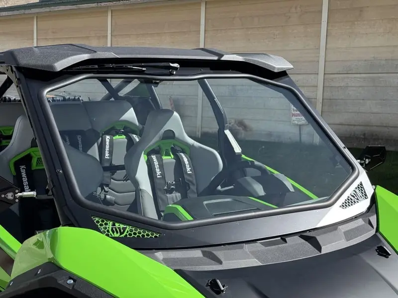 Moto Armor '25+ Kawasaki H2 Full Glass Windshield 1