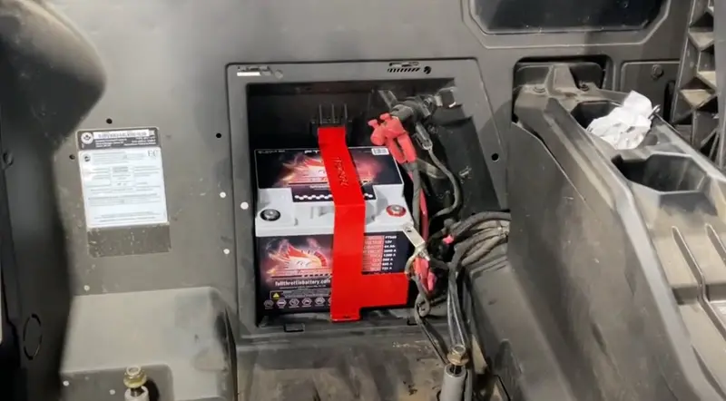 Tmw Can-Am Maverick X3 Battery Strap 1